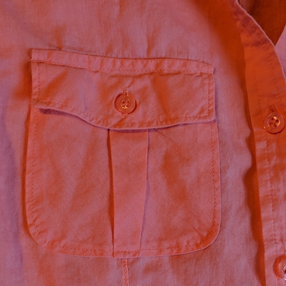 Button down shirt. - Picture 5 of 6